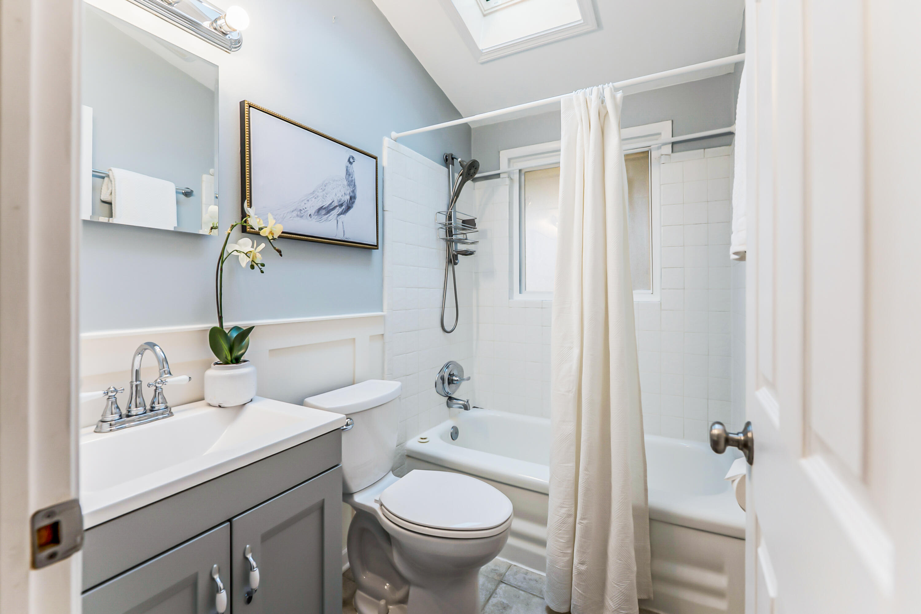 2831 Canterbury Road Ann Arbor, MI 48104 - Photo 18 of 27 Bathroom