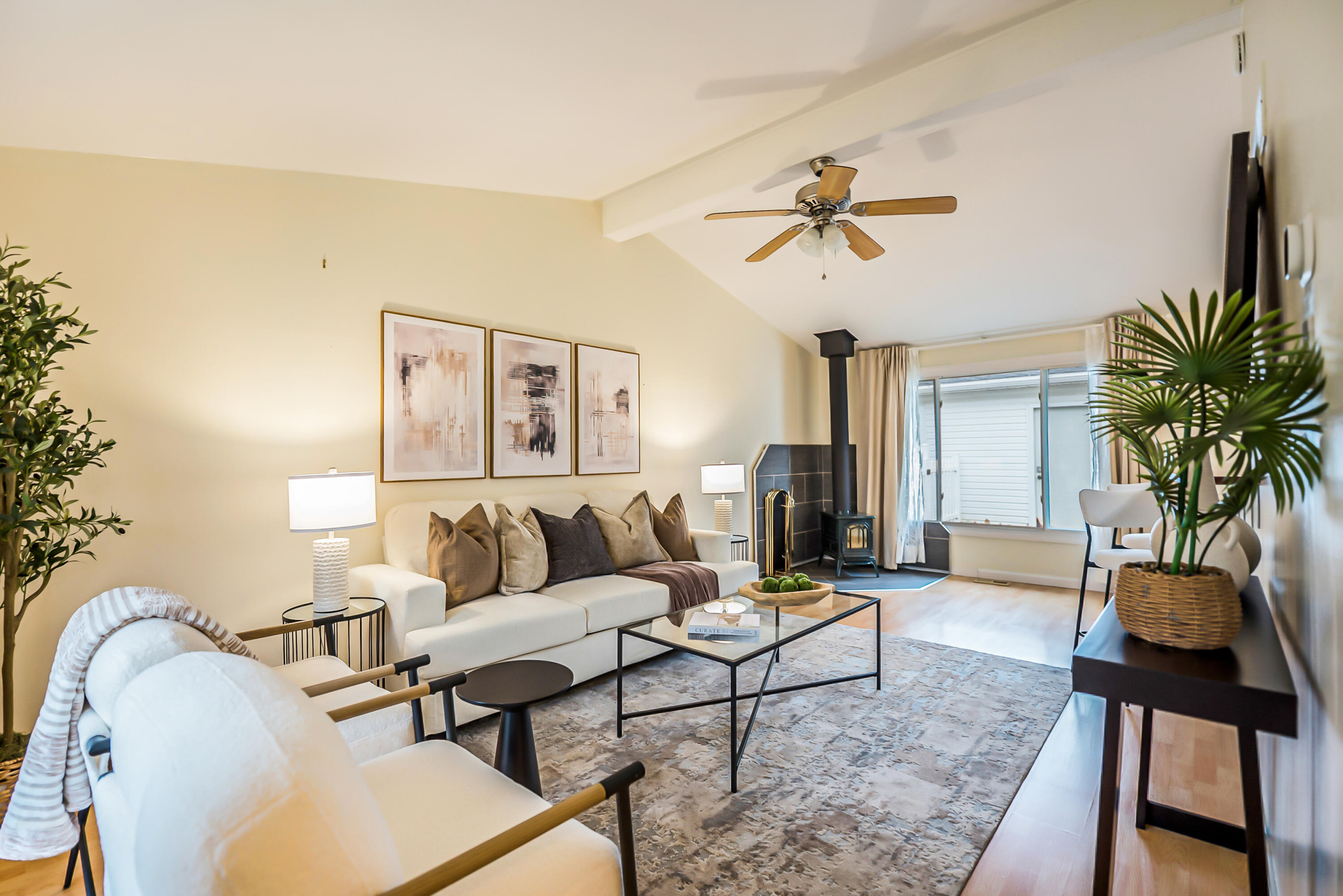 2831 Canterbury Road Ann Arbor, MI 48104 - Photo 2 of 27 Living Room
