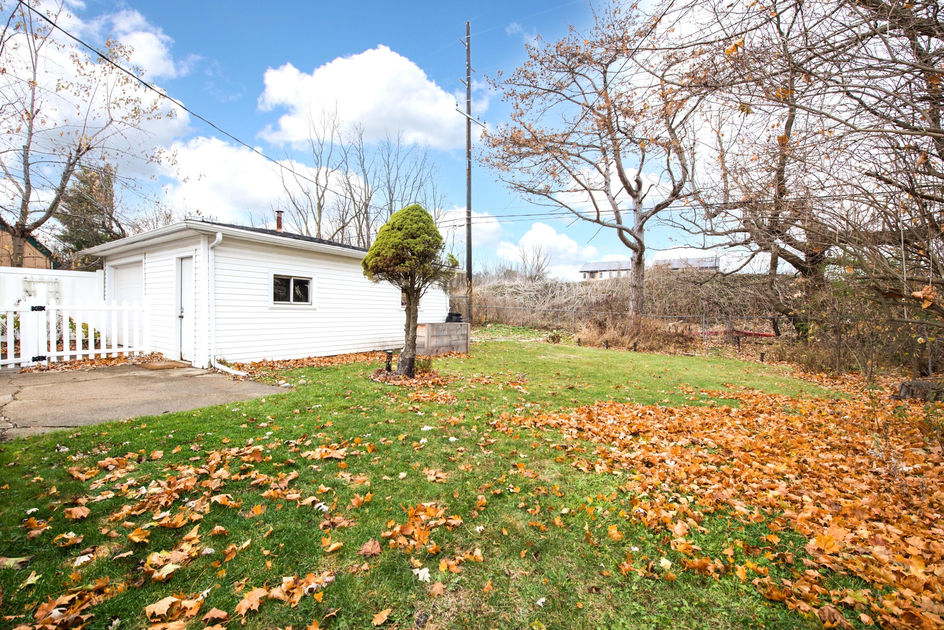 2831 Canterbury Road Ann Arbor, MI 48104 - Photo 22 of 27 DSC_7614