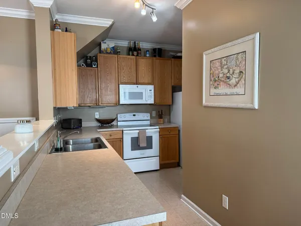 $1,850 | 2044 Metacomet Way, Raleigh, NC 27604