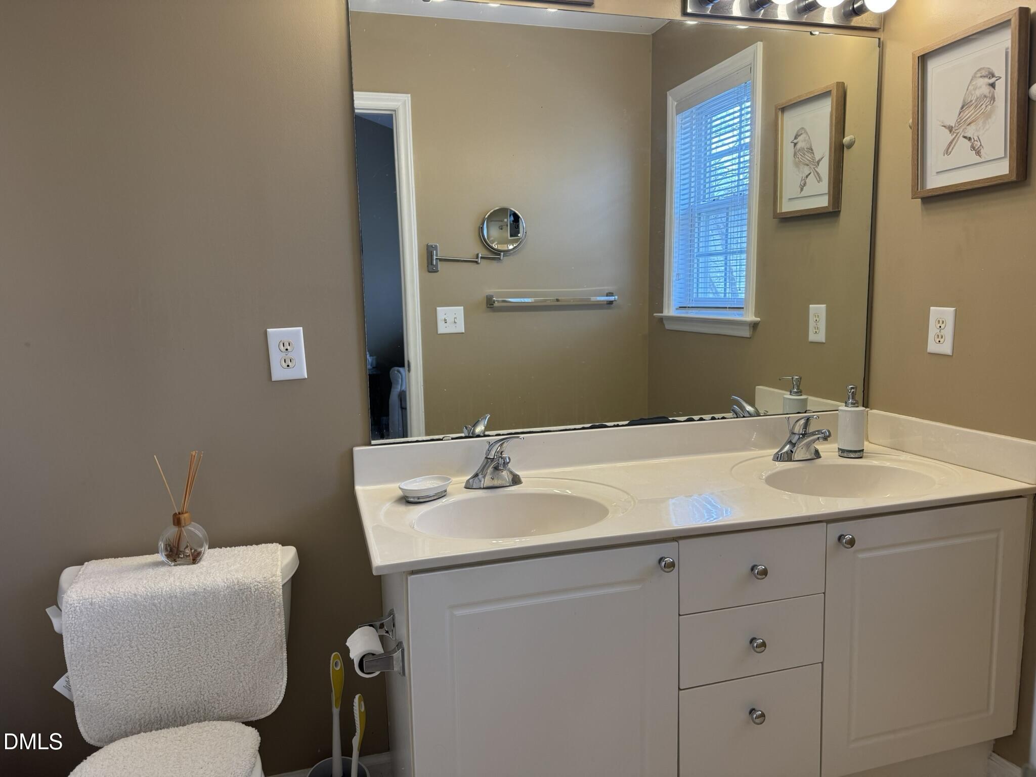 2044 Metacomet Way Raleigh, NC 27604 - Photo 8 of 14 IMG_1070