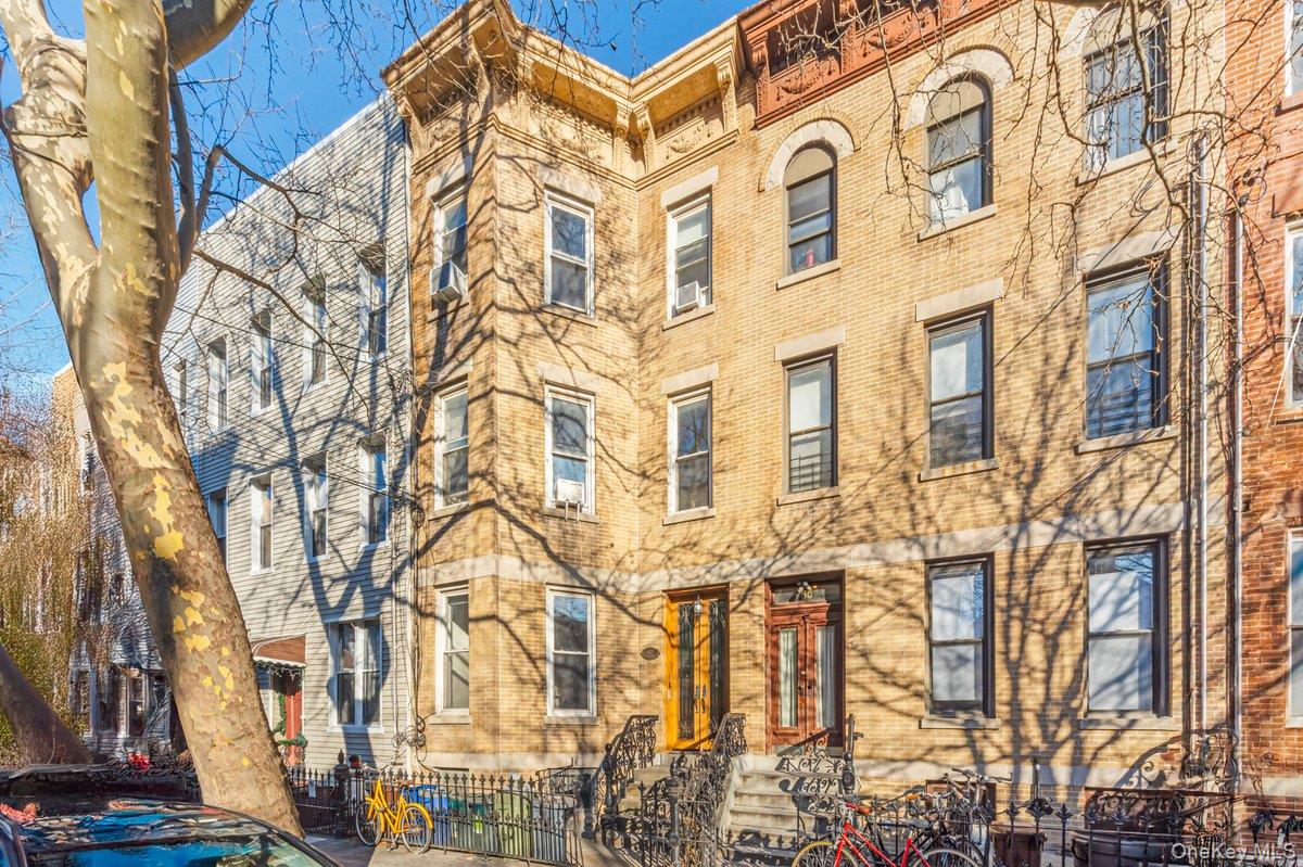 62 Sutton Street Brooklyn, NY 11222 - Photo 2 of 29 a view of a building