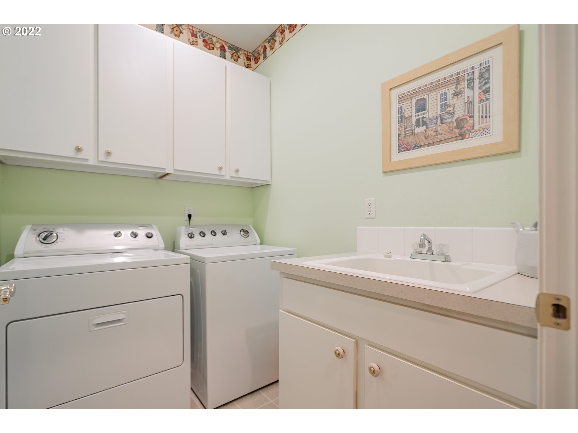 3711 Northwest 114th Street Vancouver, WA 98685 - Photo 15 of 32 a utility room with dryer and washer