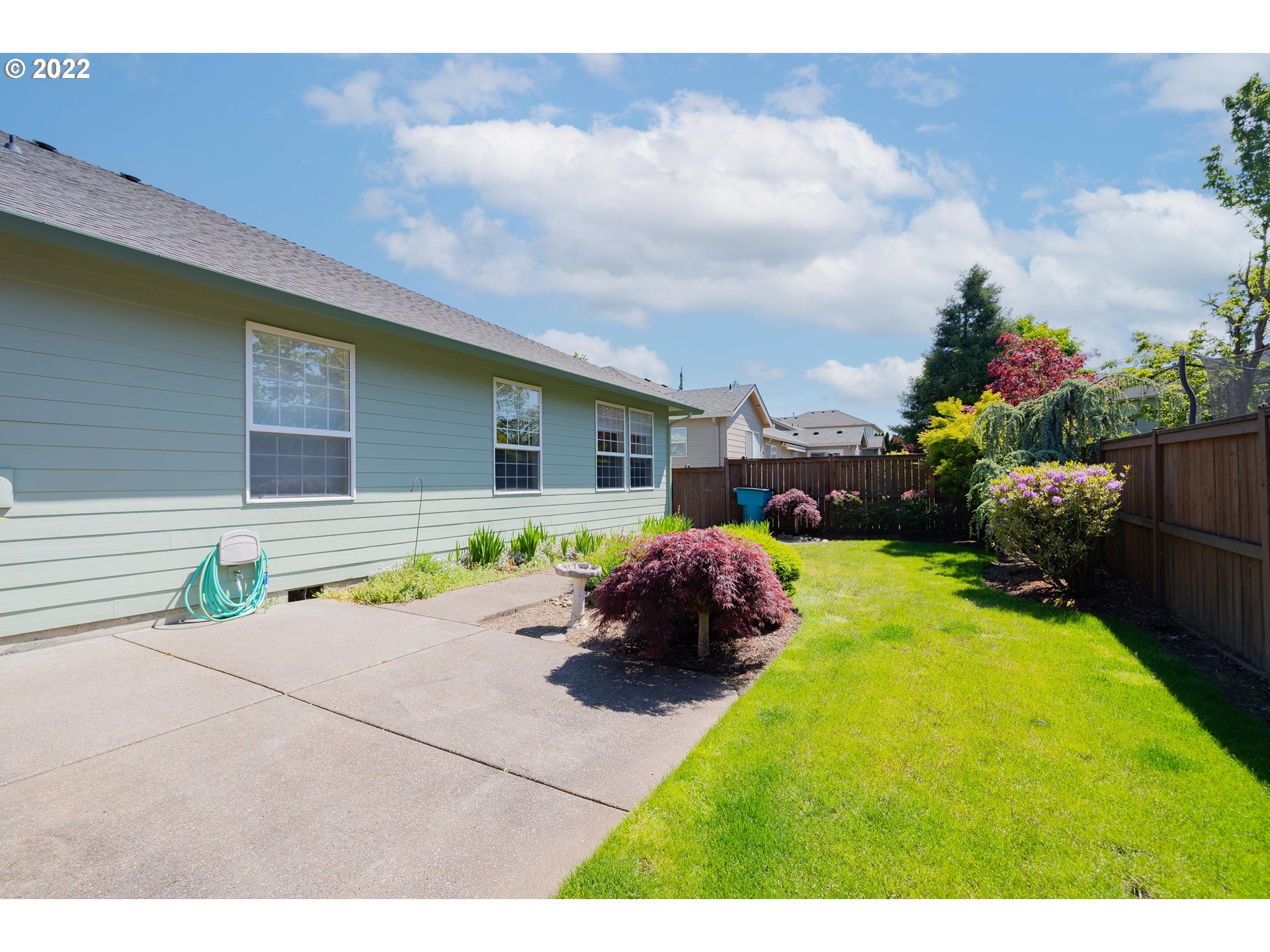 3711 Northwest 114th Street Vancouver, WA 98685 - Photo 30 of 32 a house with garden in front of it