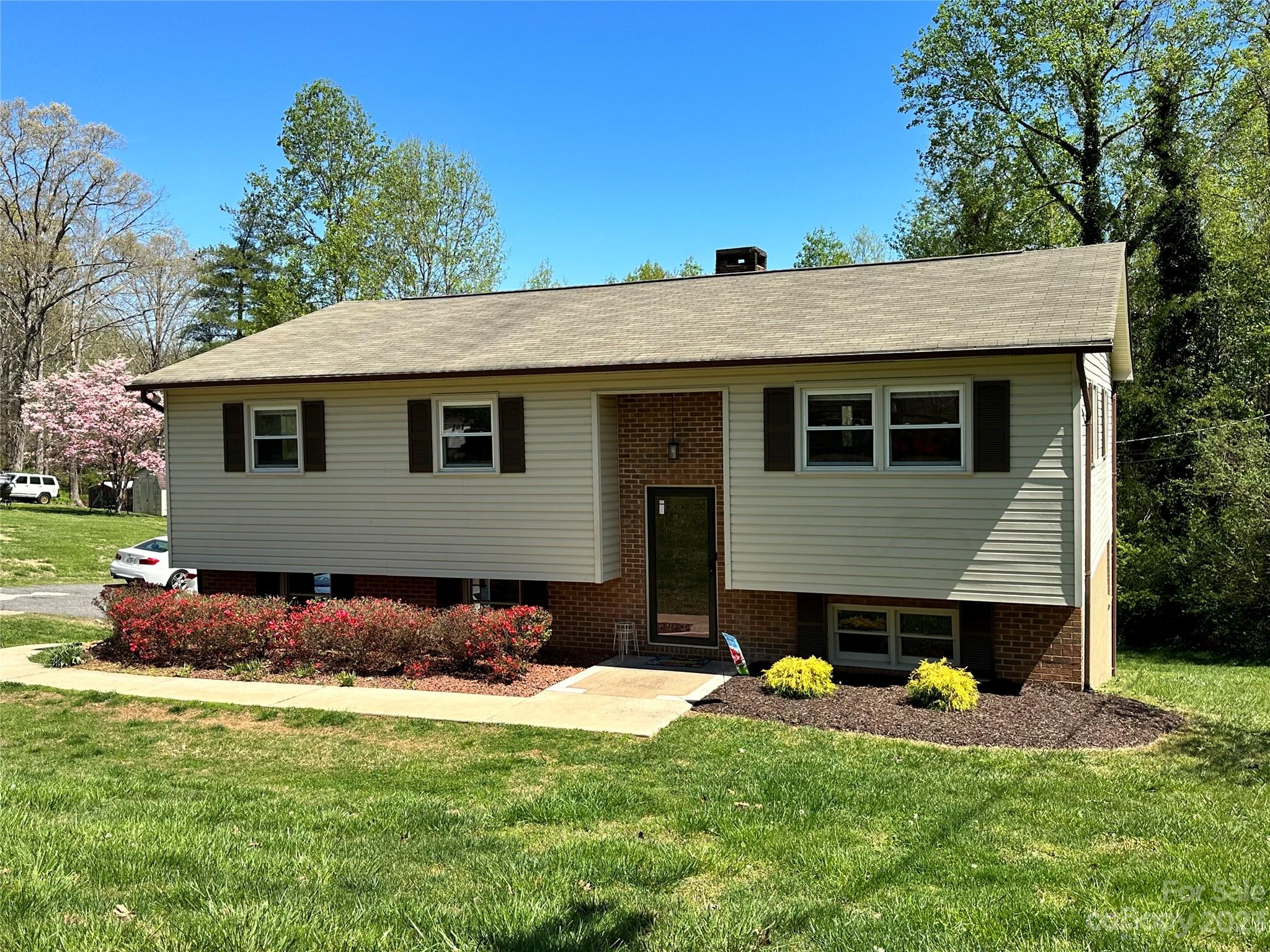 3510 Deal Mill Road Hudson, NC 28638 - Photo 3 of 48 Gallery Image 3