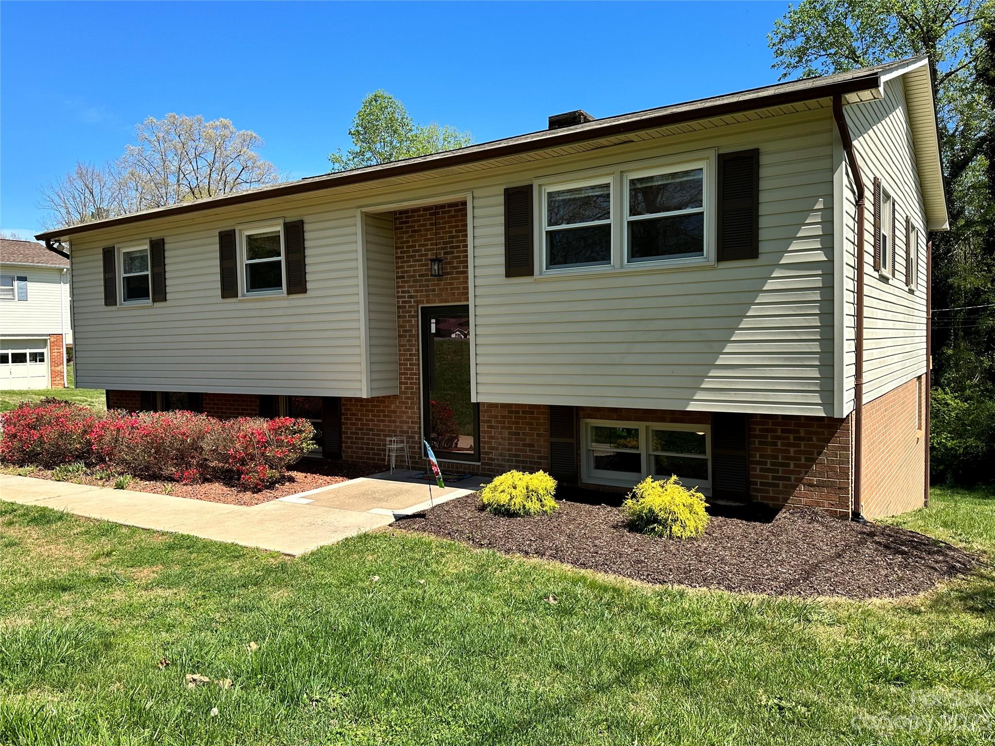 3510 Deal Mill Road Hudson, NC 28638 - Photo 4 of 48 Gallery Image 4