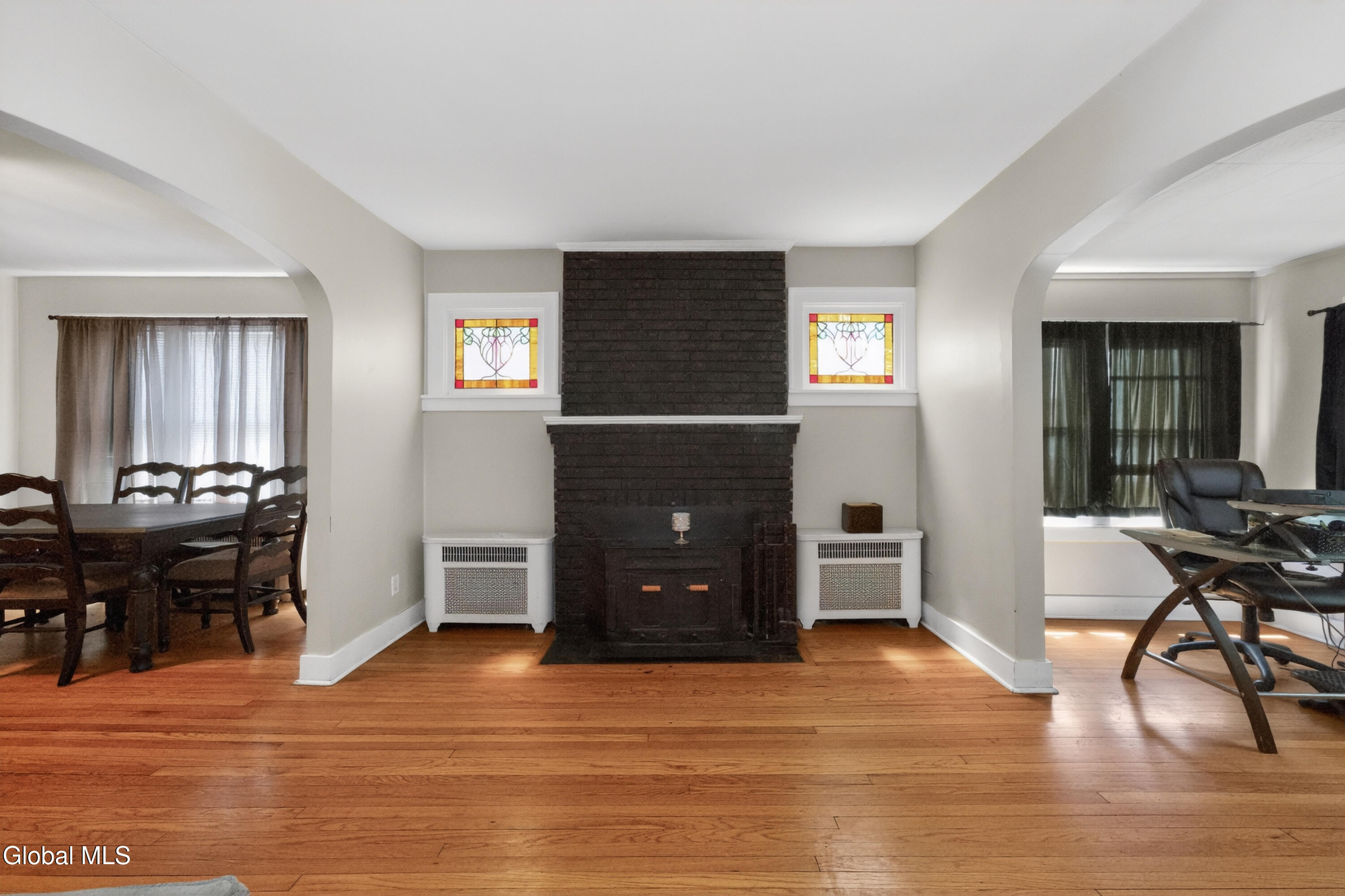 32 Osborne Road Colonie, NY 12205 - Photo 6 of 35 1 Livingroom 3