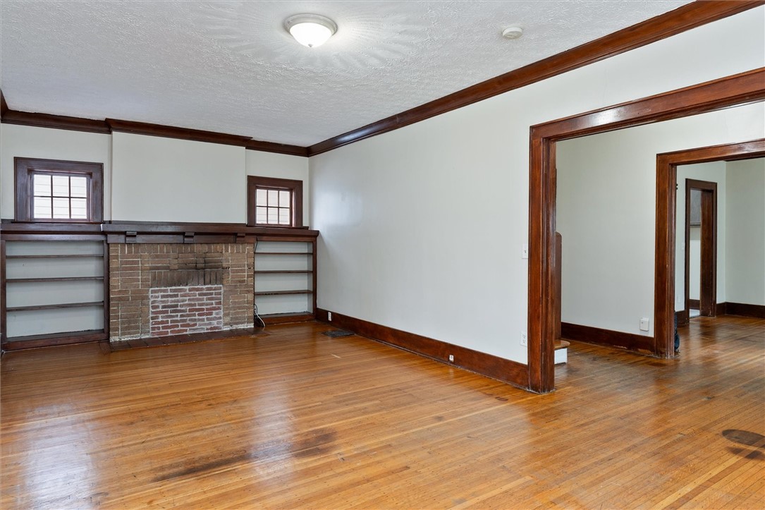 19 Genesee Park Boulevard Rochester, NY 14611 - Photo 12 of 50