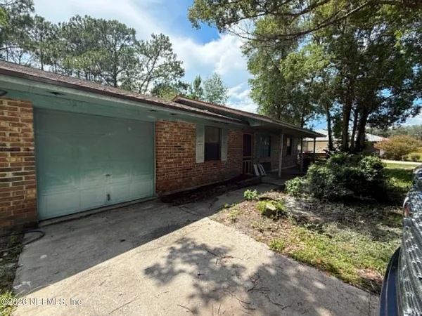 $1,400 | 121 Pine Oak Drive, Palatka, FL 32177
