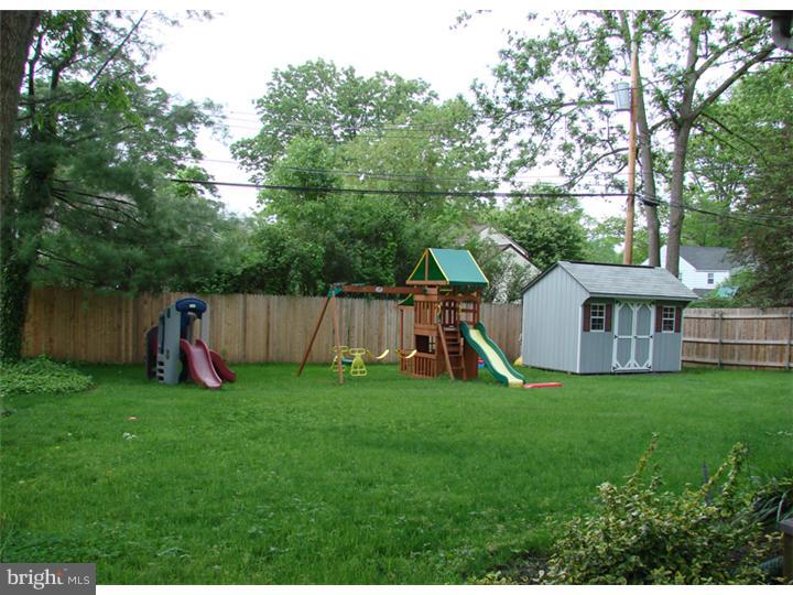 1506 Niessen Road Oreland, PA 19075 - Photo 3 of 20 Back Yard