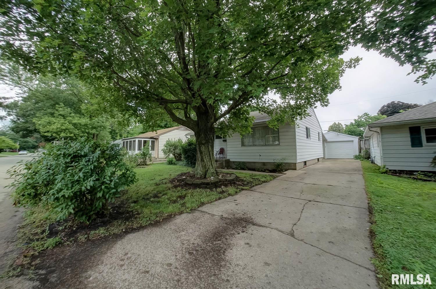 2507 Huntington Road Springfield, IL 62703 - Photo 4 of 39