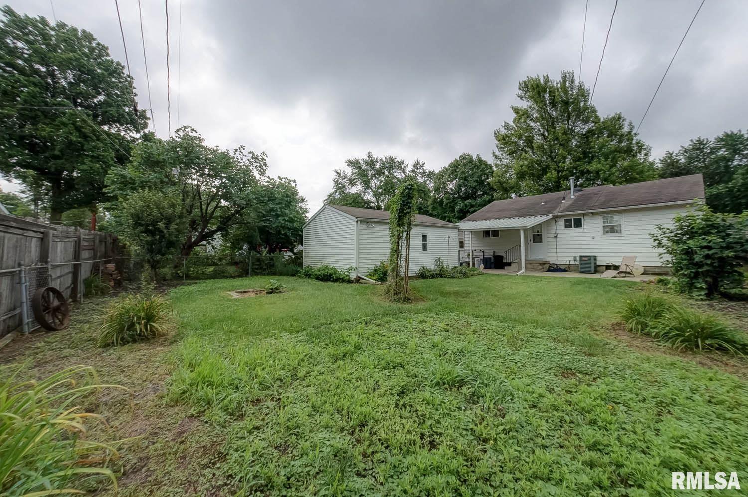 2507 Huntington Road Springfield, IL 62703 - Photo 5 of 39