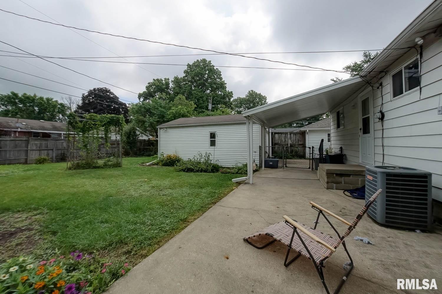 2507 Huntington Road Springfield, IL 62703 - Photo 8 of 39