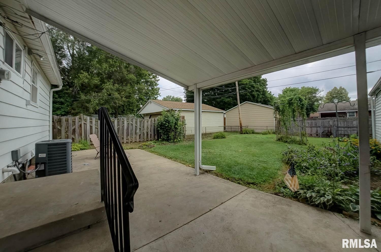 2507 Huntington Road Springfield, IL 62703 - Photo 9 of 39