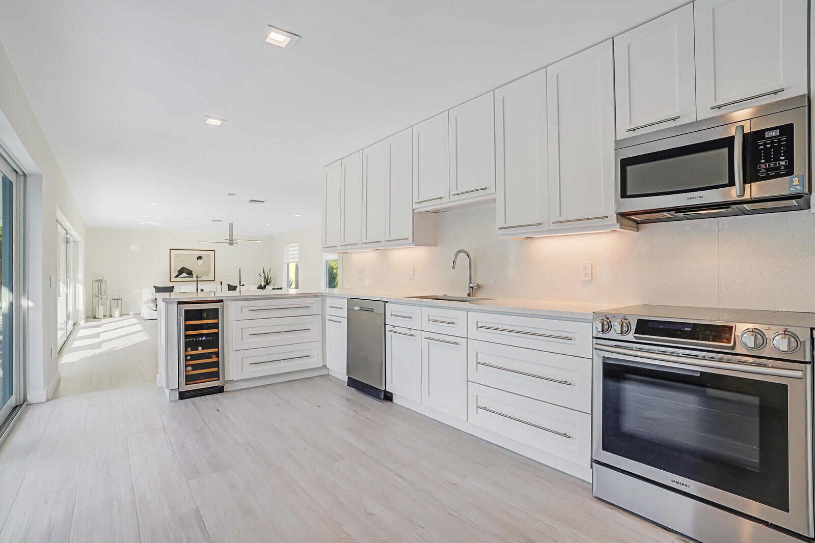 1221 Dolphin Road Singer Island, FL 33404 - Photo 14 of 50 31_Image_17_mls