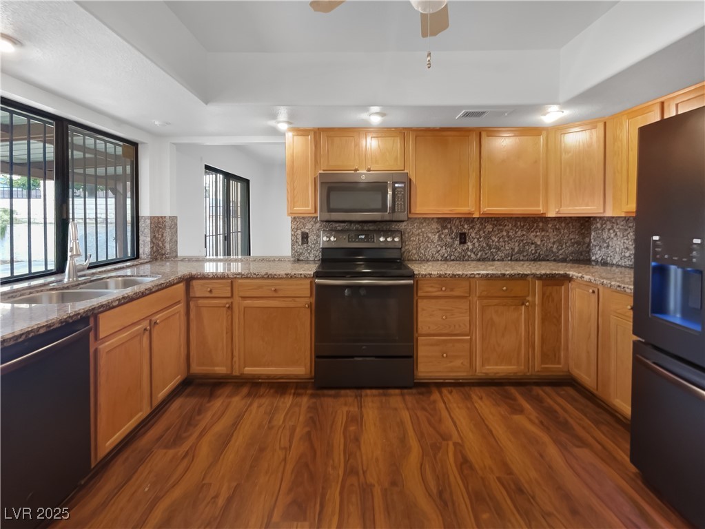 415 Blackridge Road Henderson, NV 89015 - Photo 2 of 22