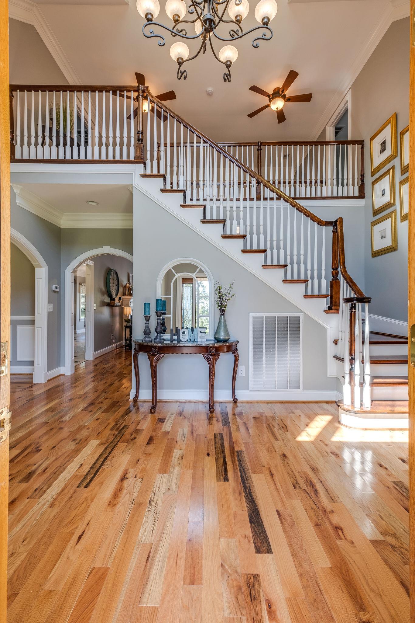 471 Penny Morris Road Portland, TN 37148 - Photo 3 of 33 a view of entryway livingroom and hall with wooden floor