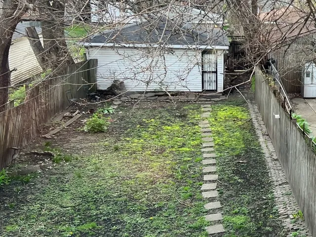 $250,000 | 8720 South Michigan Avenue, Chicago, IL 60619