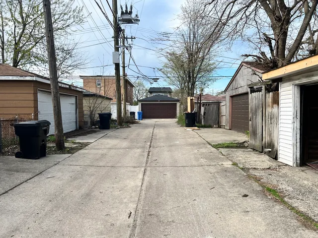 $250,000 | 8720 South Michigan Avenue, Chicago, IL 60619