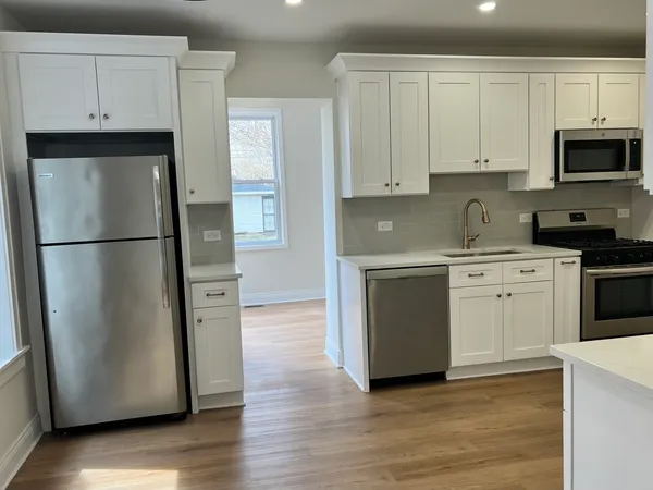 $250,000 | 8720 South Michigan Avenue, Chicago, IL 60619