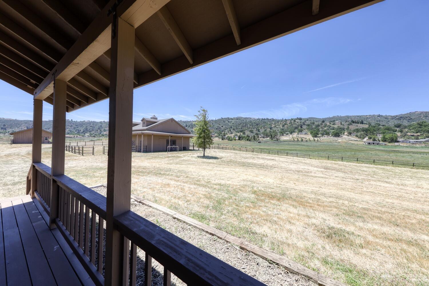28001 Cumberland Road Tehachapi, CA 93561 - Photo 36 of 52 Gallery Image 36