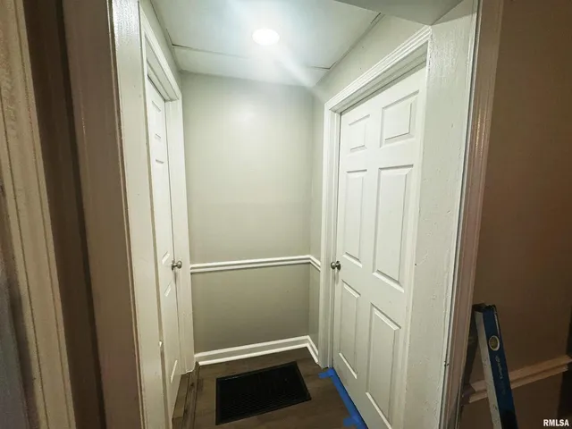 $82,500 | 409 West Monroe Street, Herrin, IL 62948