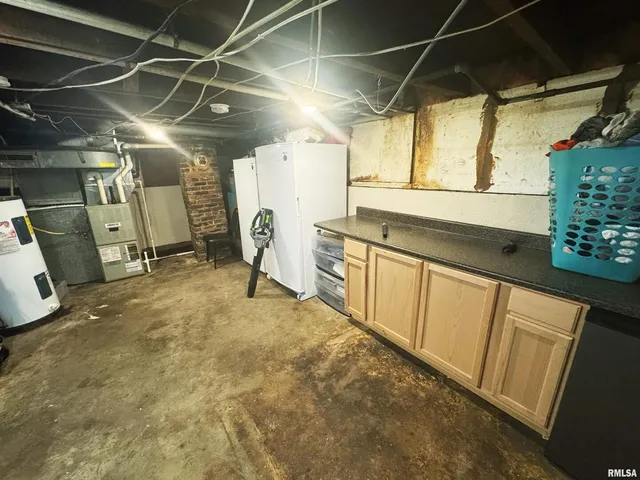 $82,500 | 409 West Monroe Street, Herrin, IL 62948