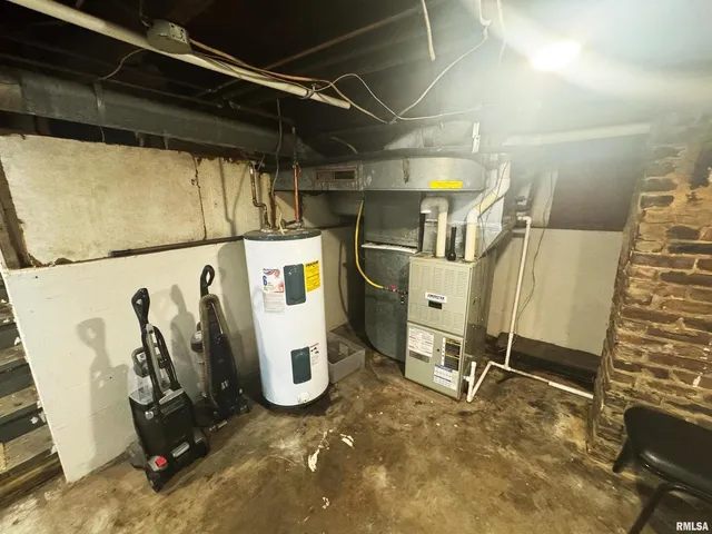 $82,500 | 409 West Monroe Street, Herrin, IL 62948