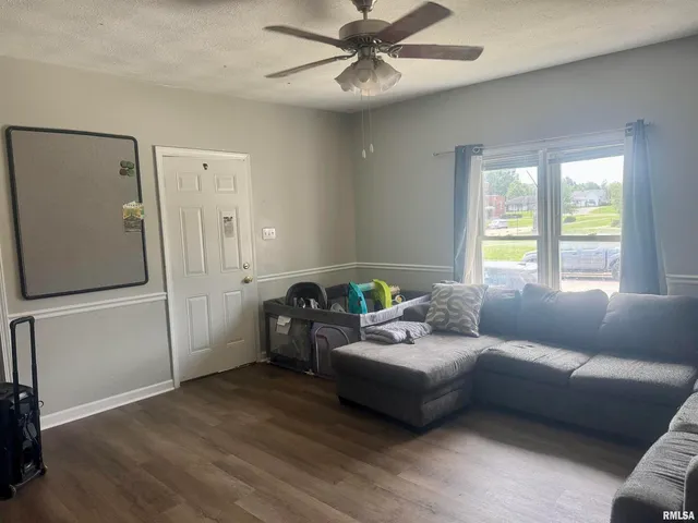 $82,500 | 409 West Monroe Street, Herrin, IL 62948