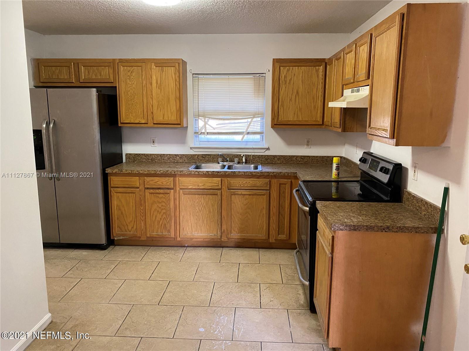 4436 Kenndle Road Jacksonville, FL 32208 - Photo 2 of 6 kitchen