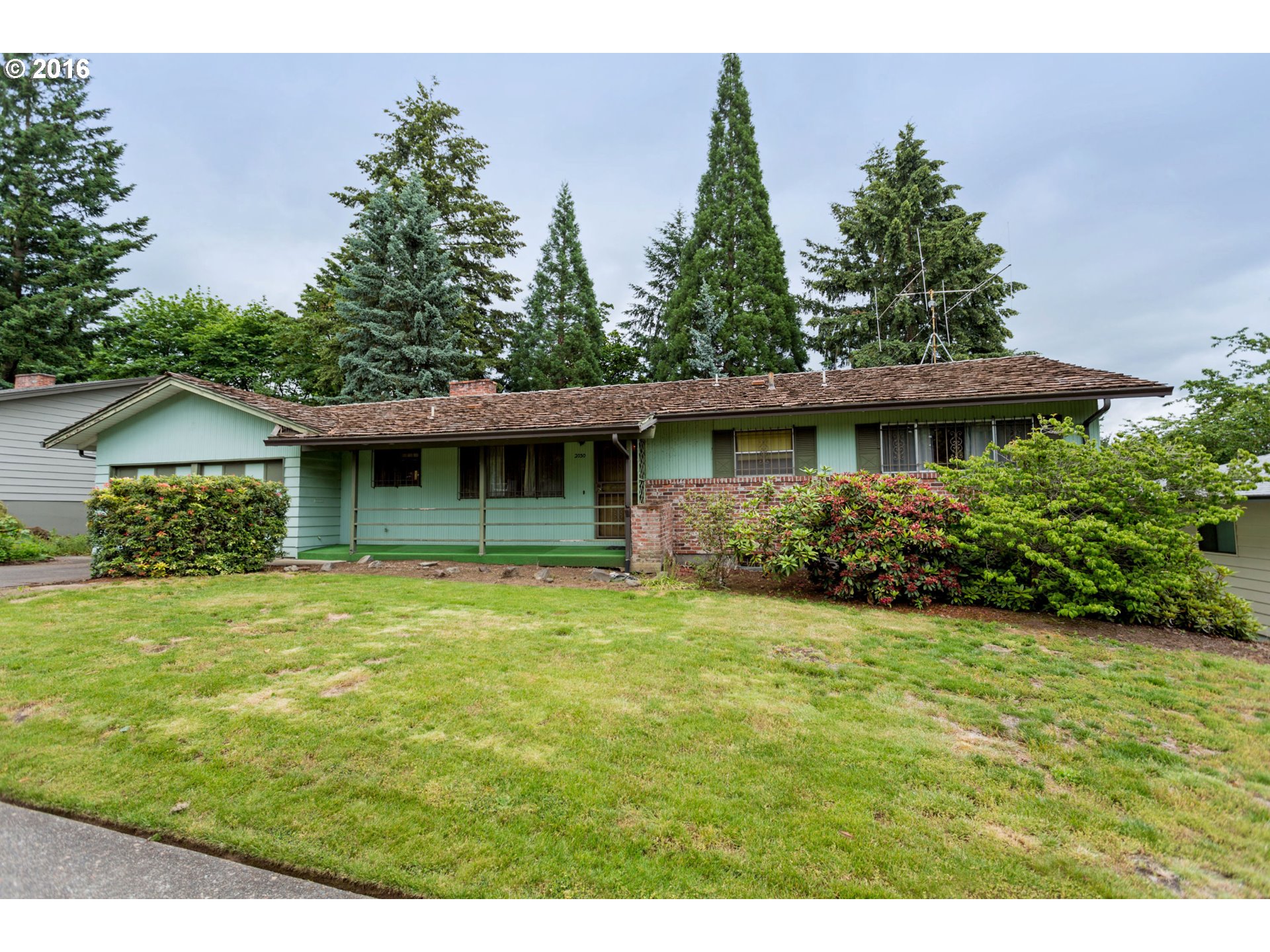 2030 Southwest Roxbury Avenue Portland, OR 97225 - Photo 2 of 32 Gallery Image 2