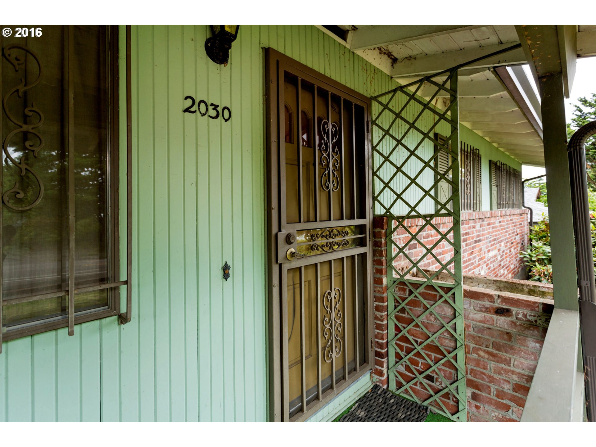 2030 Southwest Roxbury Avenue Portland, OR 97225 - Photo 3 of 32 Gallery Image 3