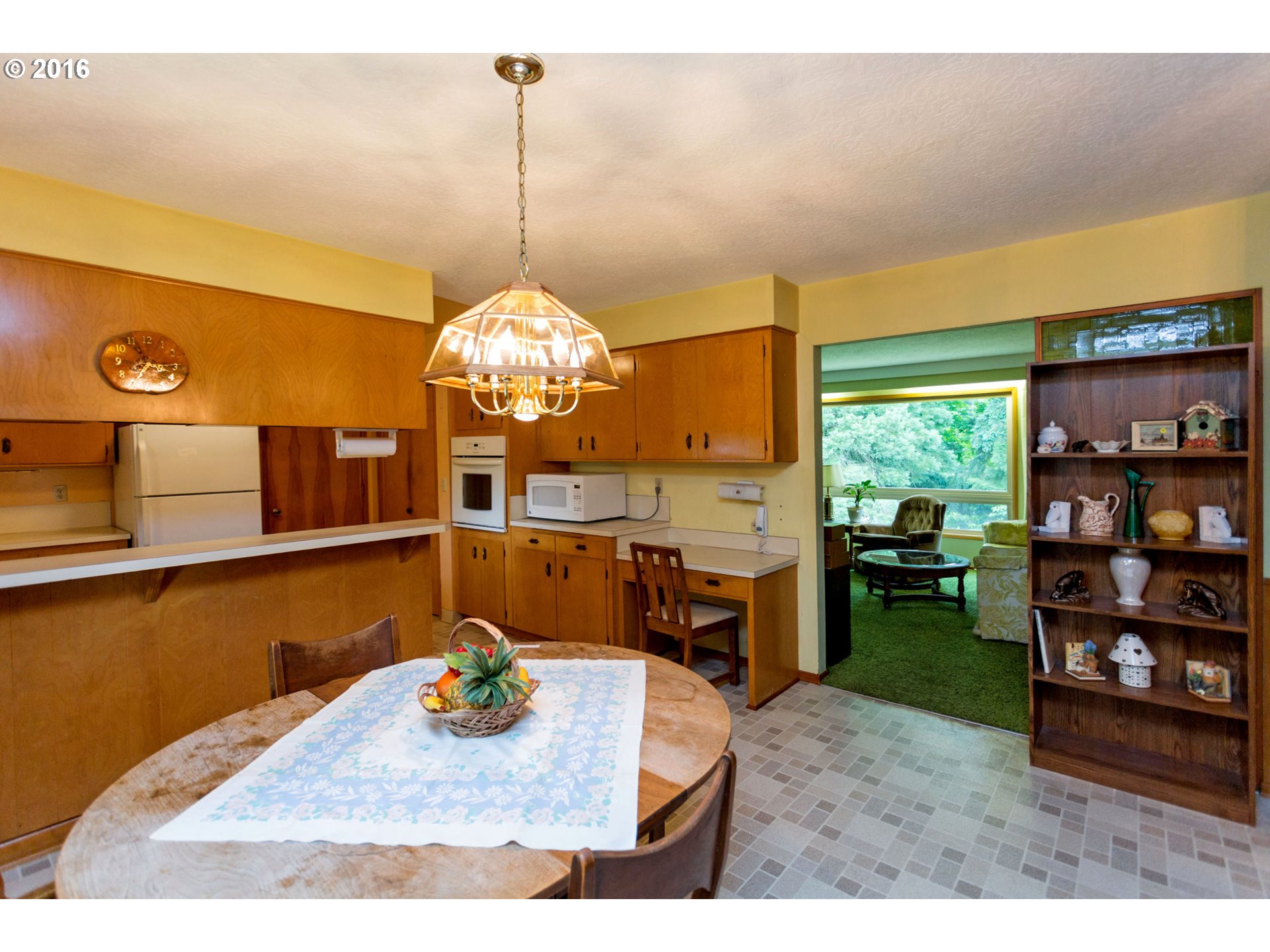 2030 Southwest Roxbury Avenue Portland, OR 97225 - Photo 6 of 32 Gallery Image 6