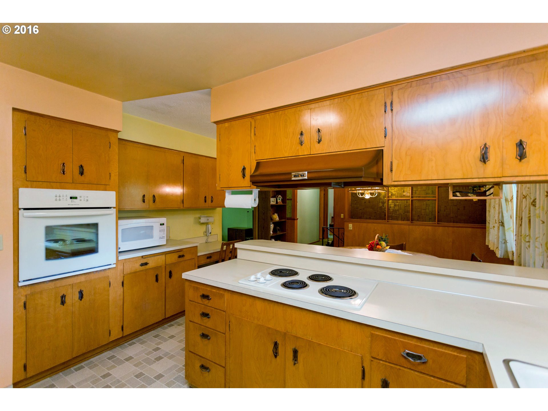 2030 Southwest Roxbury Avenue Portland, OR 97225 - Photo 8 of 32 Gallery Image 8