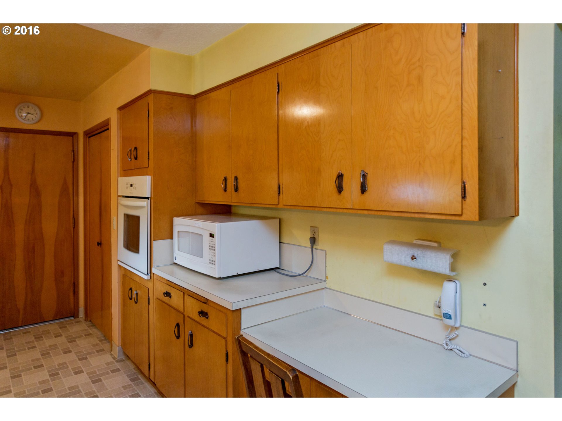 2030 Southwest Roxbury Avenue Portland, OR 97225 - Photo 9 of 32 Gallery Image 9