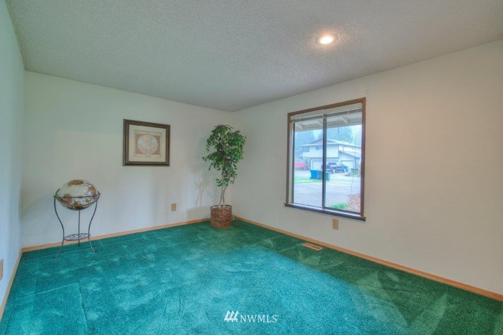 14111 149th Place Southeast Renton, WA 98059 - Photo 16 of 21