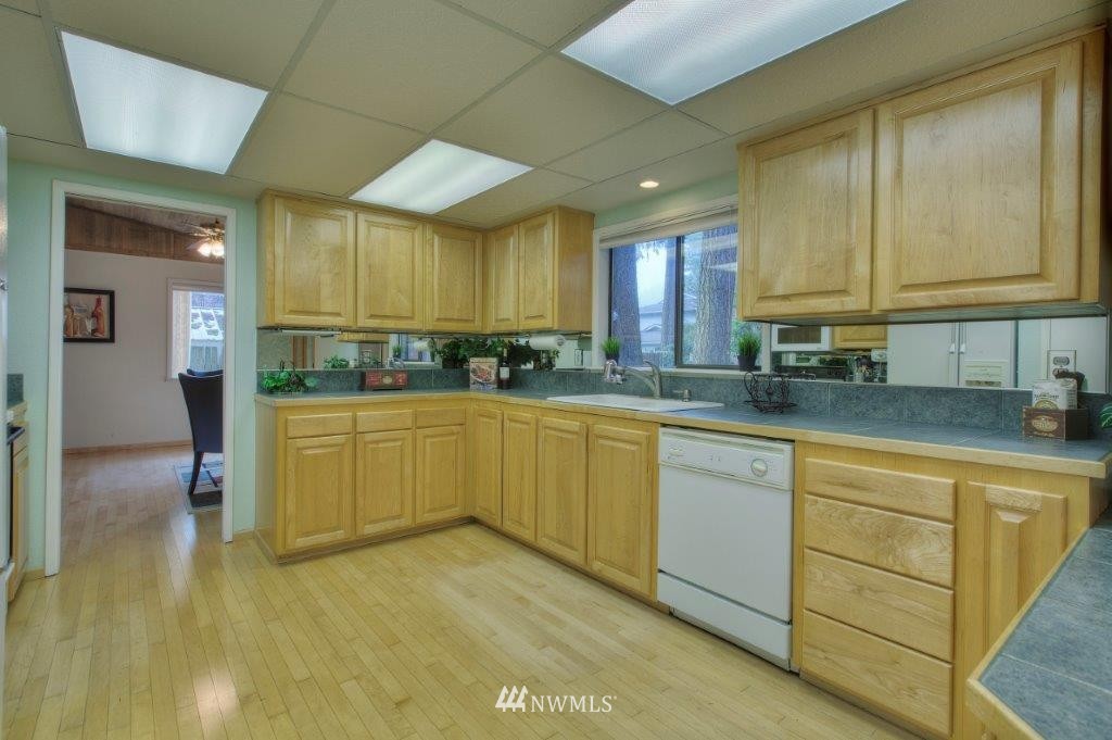 14111 149th Place Southeast Renton, WA 98059 - Photo 5 of 21