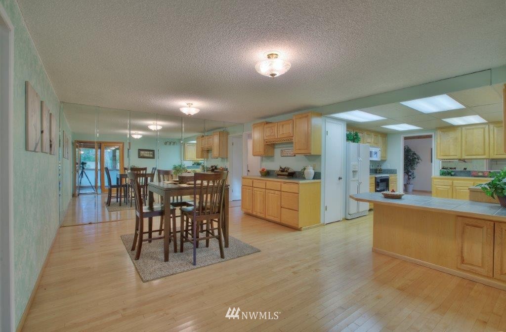 14111 149th Place Southeast Renton, WA 98059 - Photo 7 of 21