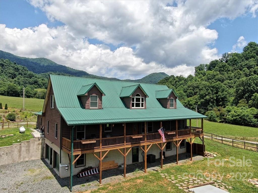 101 Trinity Drive Clyde, NC 28721 - Photo 3 of 48