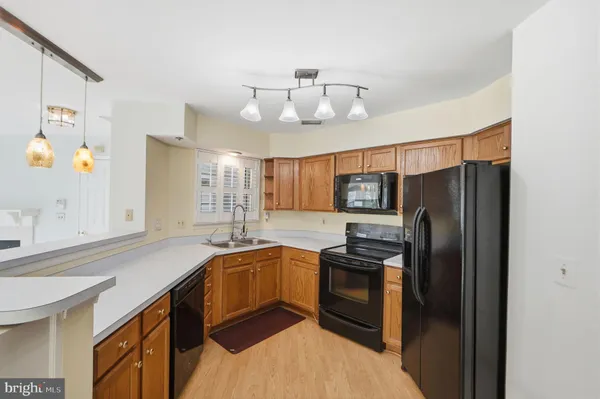 $329,900 | 5601 Willoughby Newton Drive, Unit 16, Centreville, VA 20120