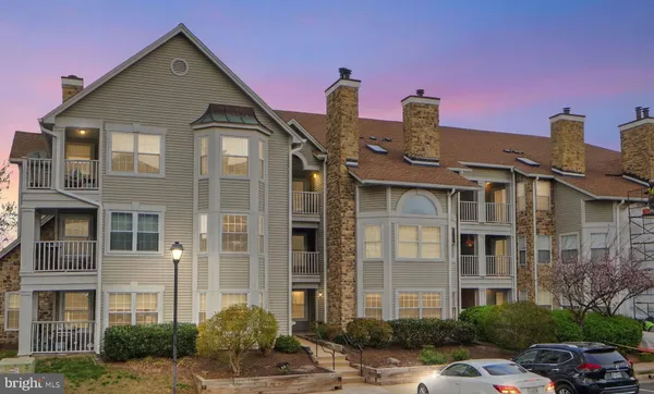 $329,900 | 5601 Willoughby Newton Drive, Unit 16, Centreville, VA 20120