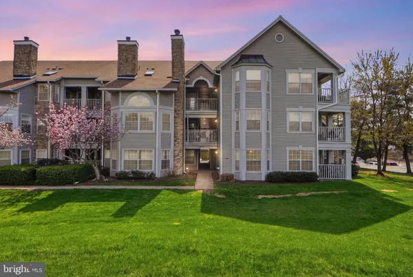 $329,900 | 5601 Willoughby Newton Drive, Unit 16, Centreville, VA 20120