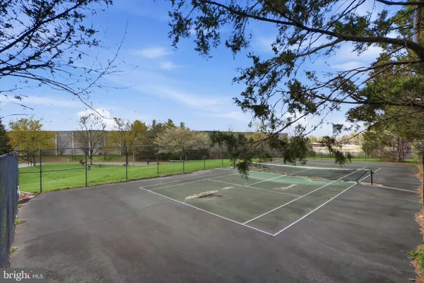 $329,900 | 5601 Willoughby Newton Drive, Unit 16, Centreville, VA 20120