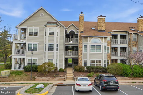 $329,900 | 5601 Willoughby Newton Drive, Unit 16, Centreville, VA 20120