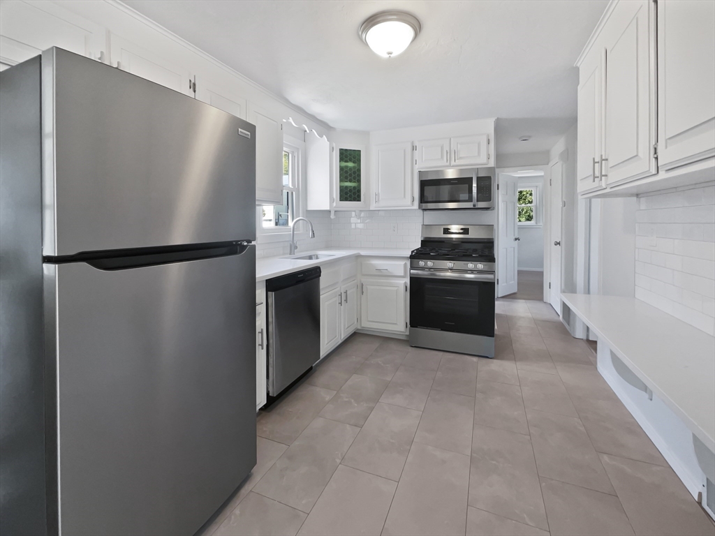 40 Kosta Street Worcester, MA 01607 - Photo 6 of 24 Gallery Image 6