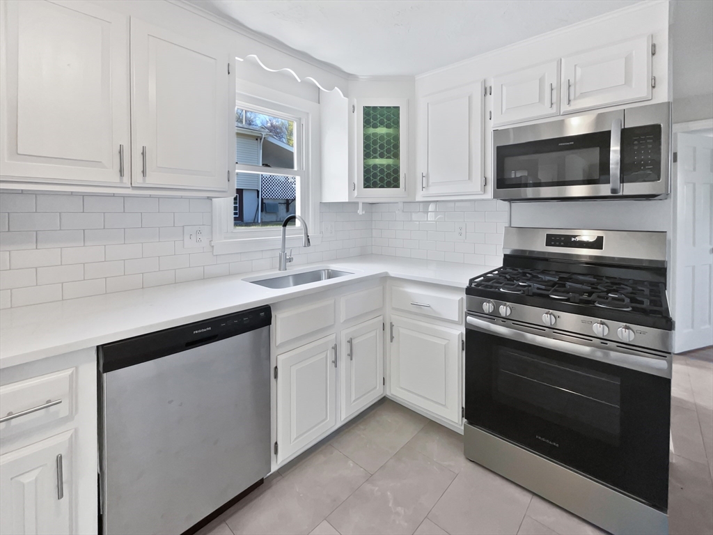 40 Kosta Street Worcester, MA 01607 - Photo 10 of 24 Gallery Image 10