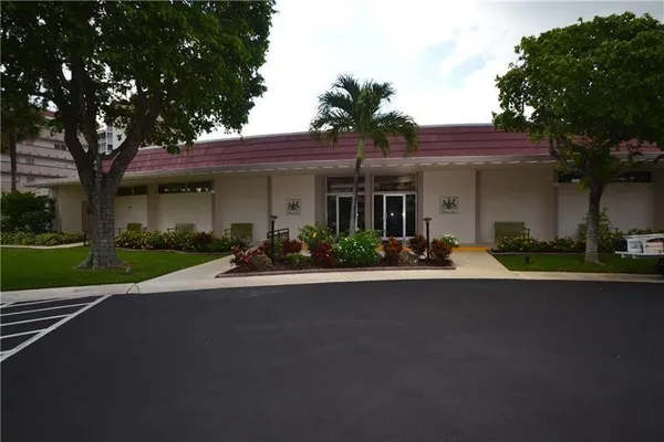 $2,950 | 1301 East Hillsboro Boulevard, Unit 205, Deerfield Beach, FL 33441