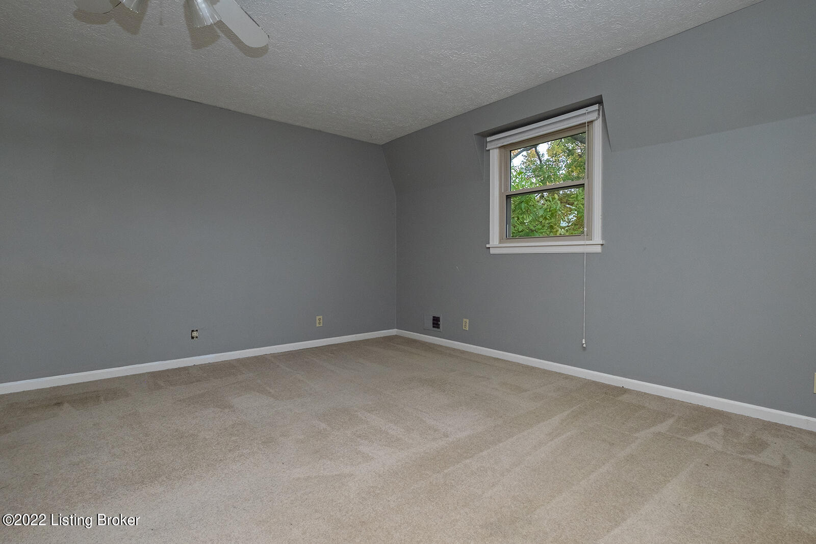 4512 Fox Run Road Louisville, KY 40207 - Photo 41 of 66 0044