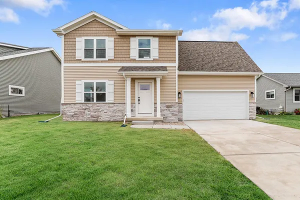 $469,900 | 1508 Dahlia, Stoughton, WI 53589