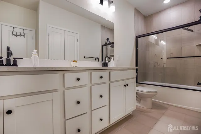 $560,000 | 216 Lyla Lane, New Brunswick, NJ 08901